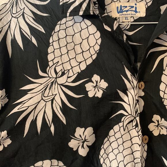 Uzzi mens XL Amphibious wear pineapple button down black white hawaiian shirt tr - Picture 4 of 10